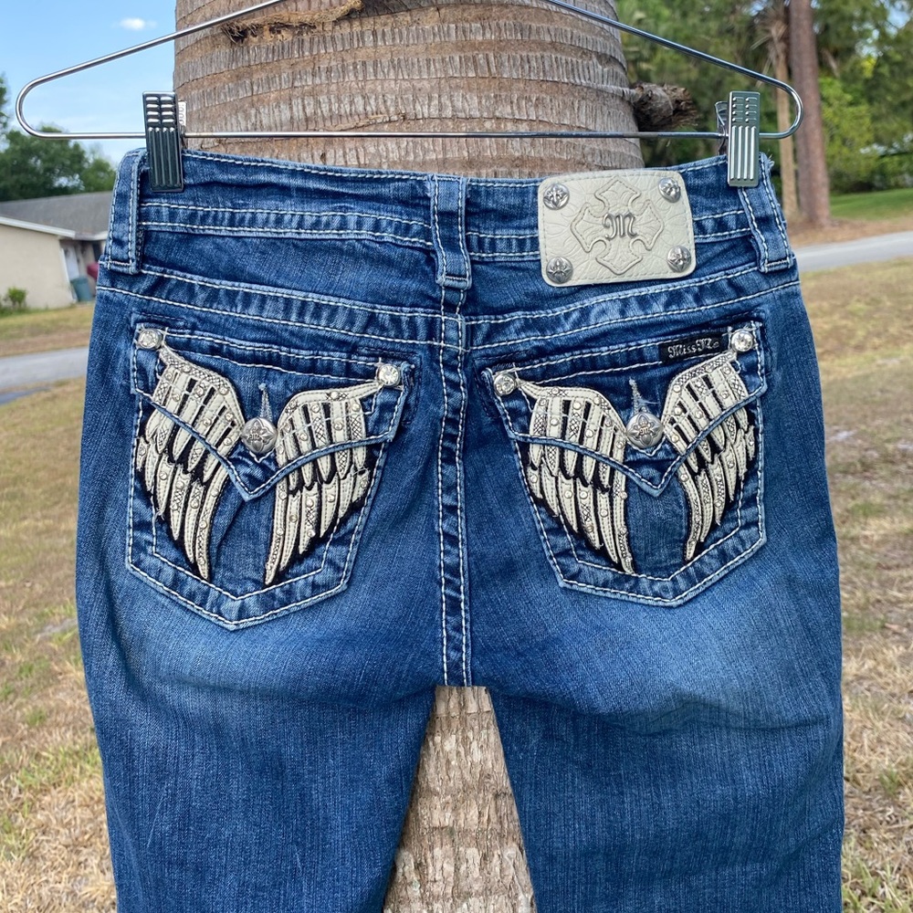 Miss Me Double Angel Wing Feathers Capri Jeans